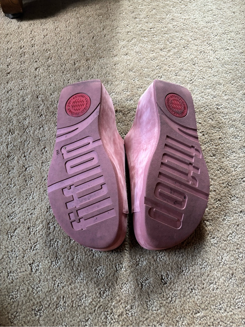 Fitflop pink suede slides - Picture 3 of 3